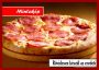   CSIRKEMÁJAS Pizza 24 cm tejfölös alap,sonka,csirkemáj,zöldborsó,lilahagyma,sajt